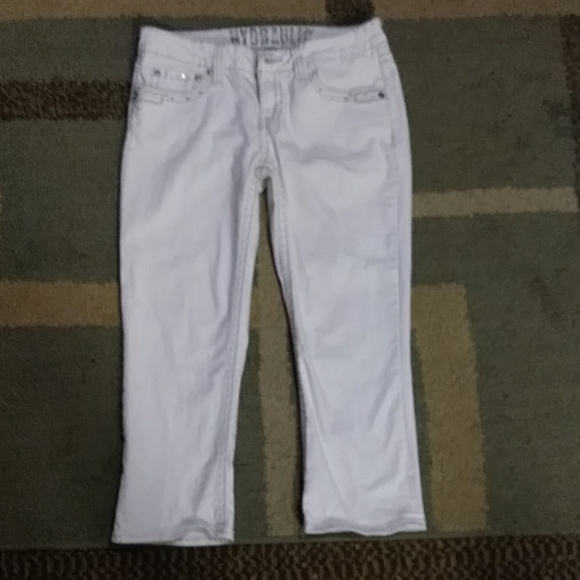 white jean capris